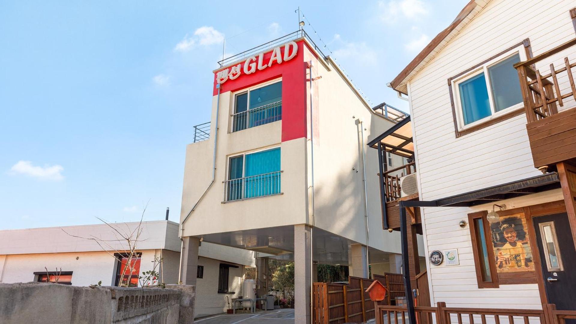 Gangneung Glad Pension Exterior photo